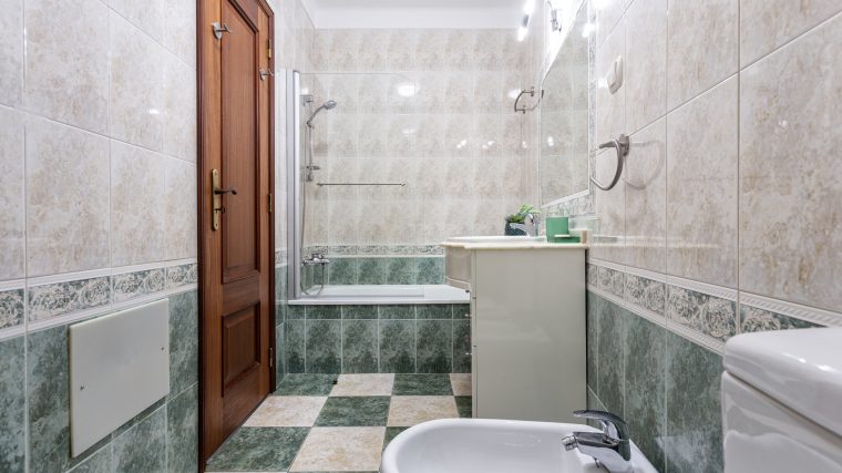 Idées originales de carrelage pour une salle de bain moderne